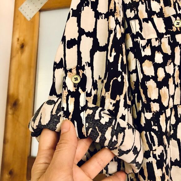 CALVIN Klein Animal Print Rollup Long Sleeve Blouse / Sz L - Picture 3 of 7